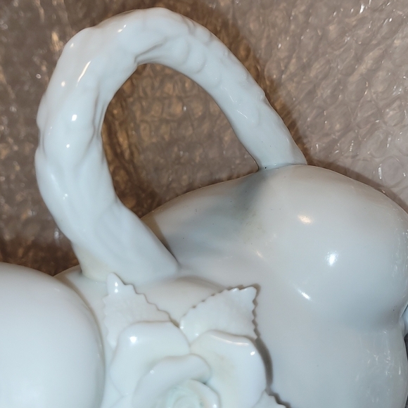 Bunny Rabbit and Rose's Teapot 🫖 - Picture 3 of 12